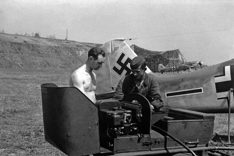 onderhoudsmonteurs-van-de-5-jg-1-werkend