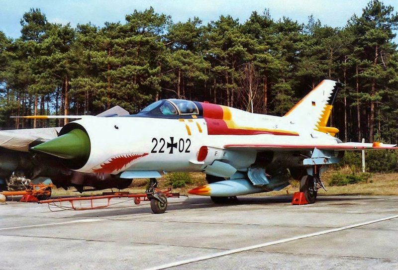 135497520_DuXSaCi8_MiG21SPSK2202ex441Drewitz26mrt91.jpg