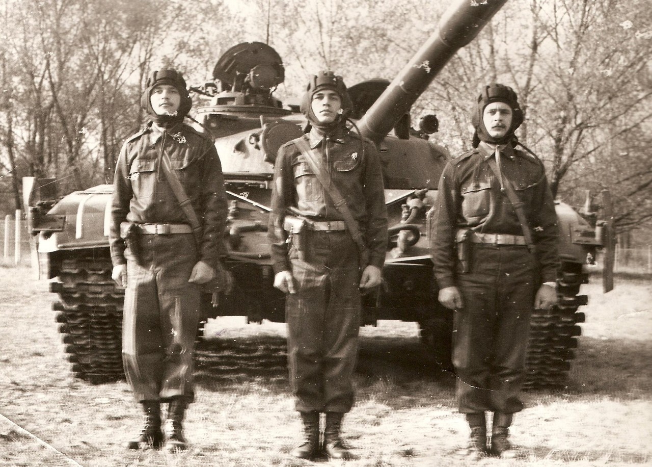 Экипаж танка 80