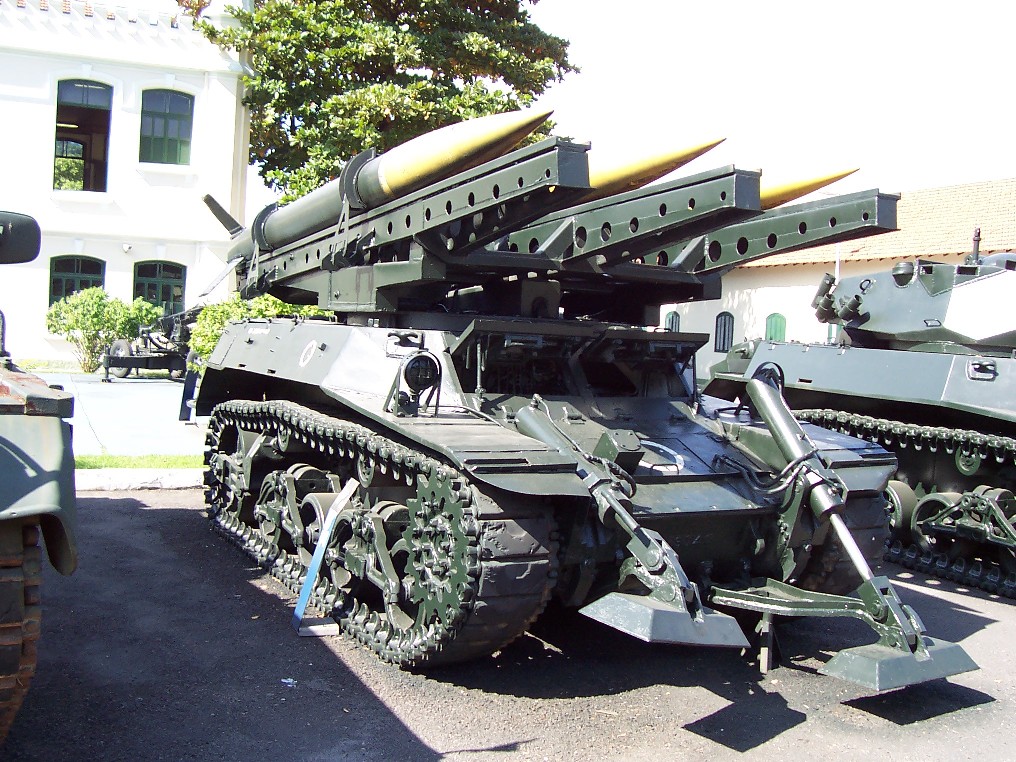 Танк 300 гибрид. Bernardini x1a. Bernardini x1a танк. Бразильский танк м41. Лёгкий танк "x1a2".
