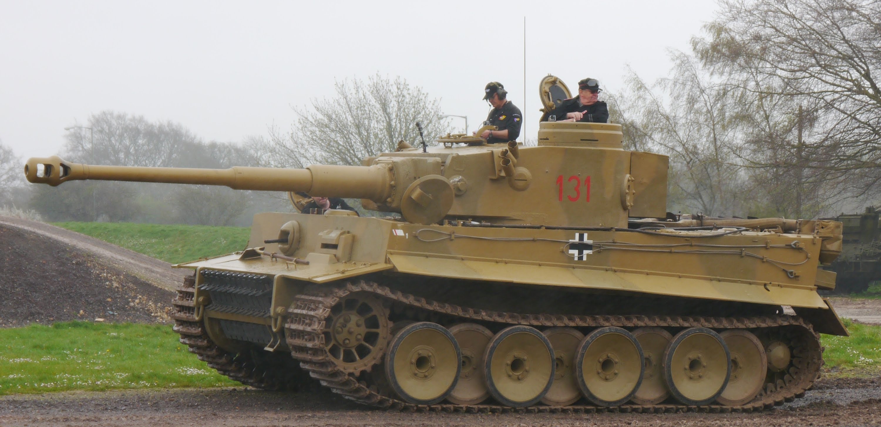 Где танк тигр. Танк т-6 тигр. Т-6 танк Германия. Немецкий танк т-6 тигр. Т6 танк вермахта.
