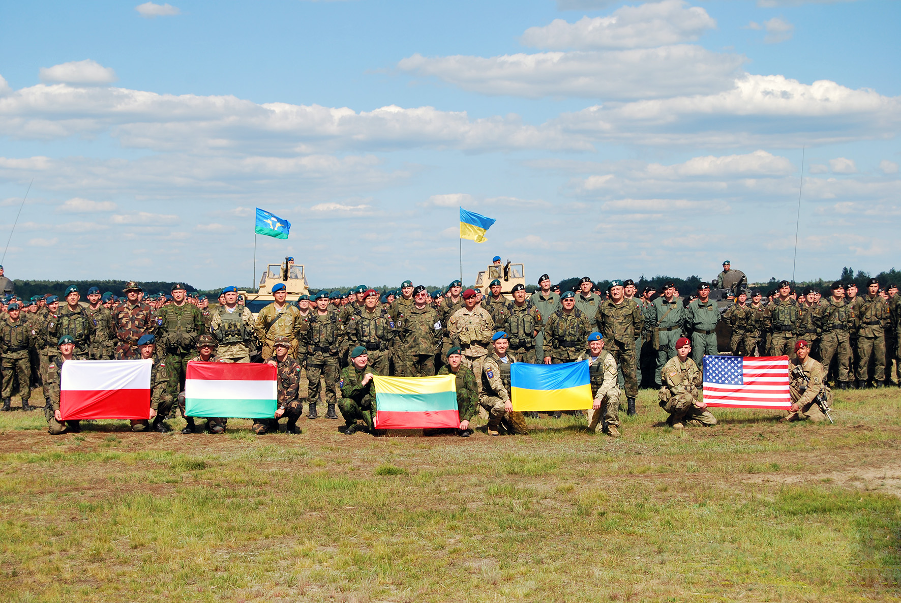 Полевой блокпост. Mil gov. Mil gov. Ми-24 ввс украины. Mil gov.